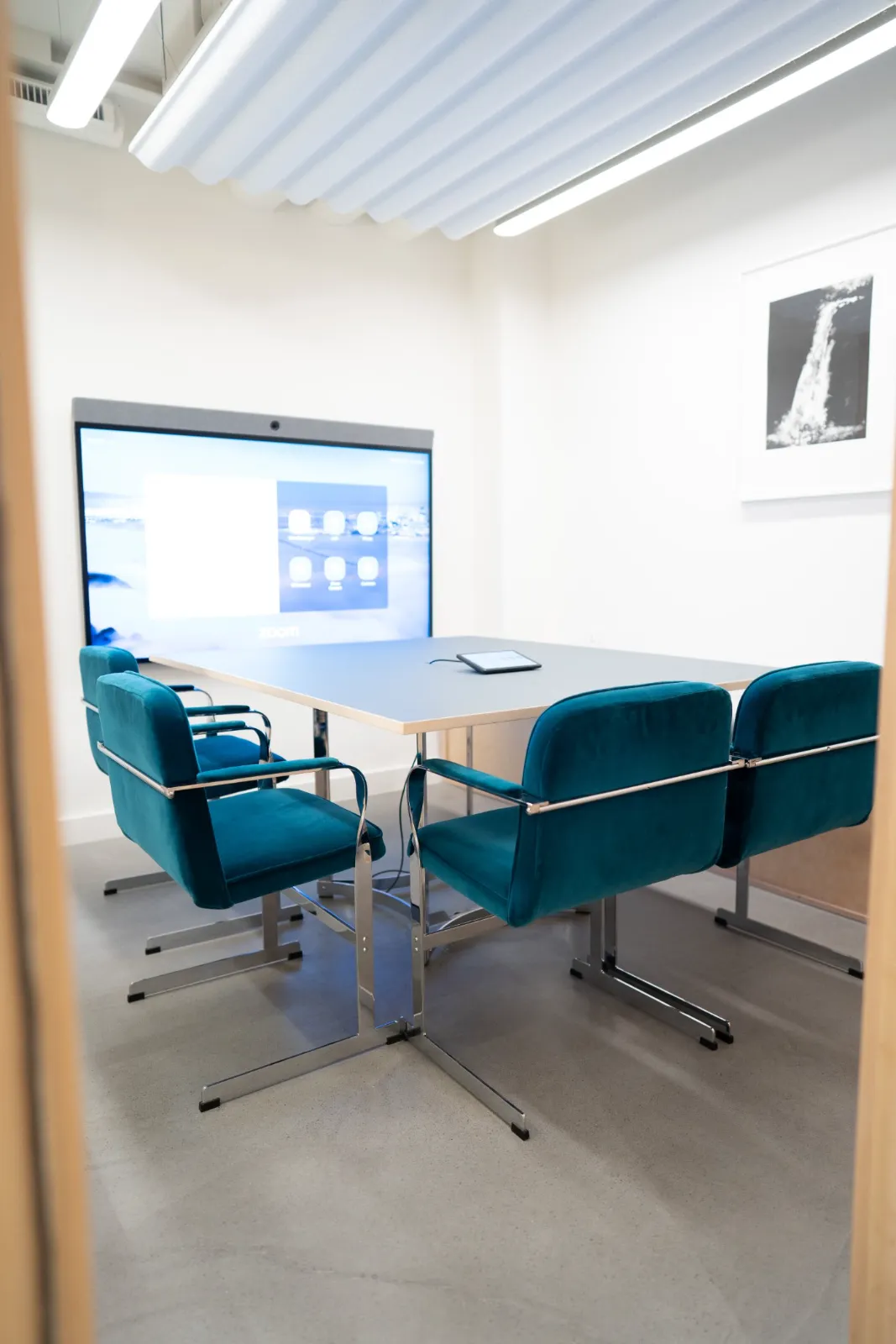 The Meeting Room set for six